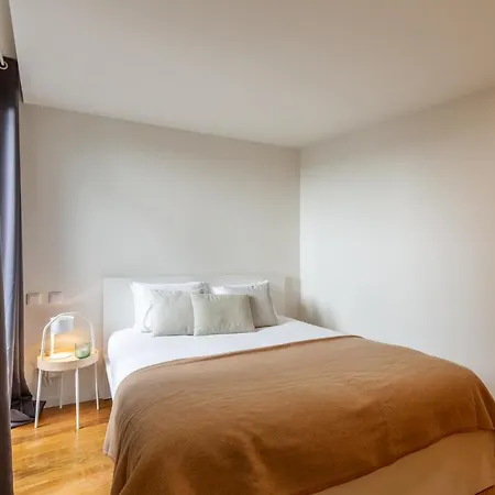 Yellow - Minho's Guest Apartment