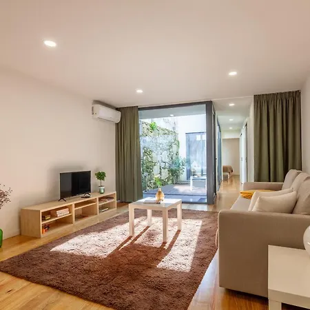 Yellow - Minho's Guest Apartment
